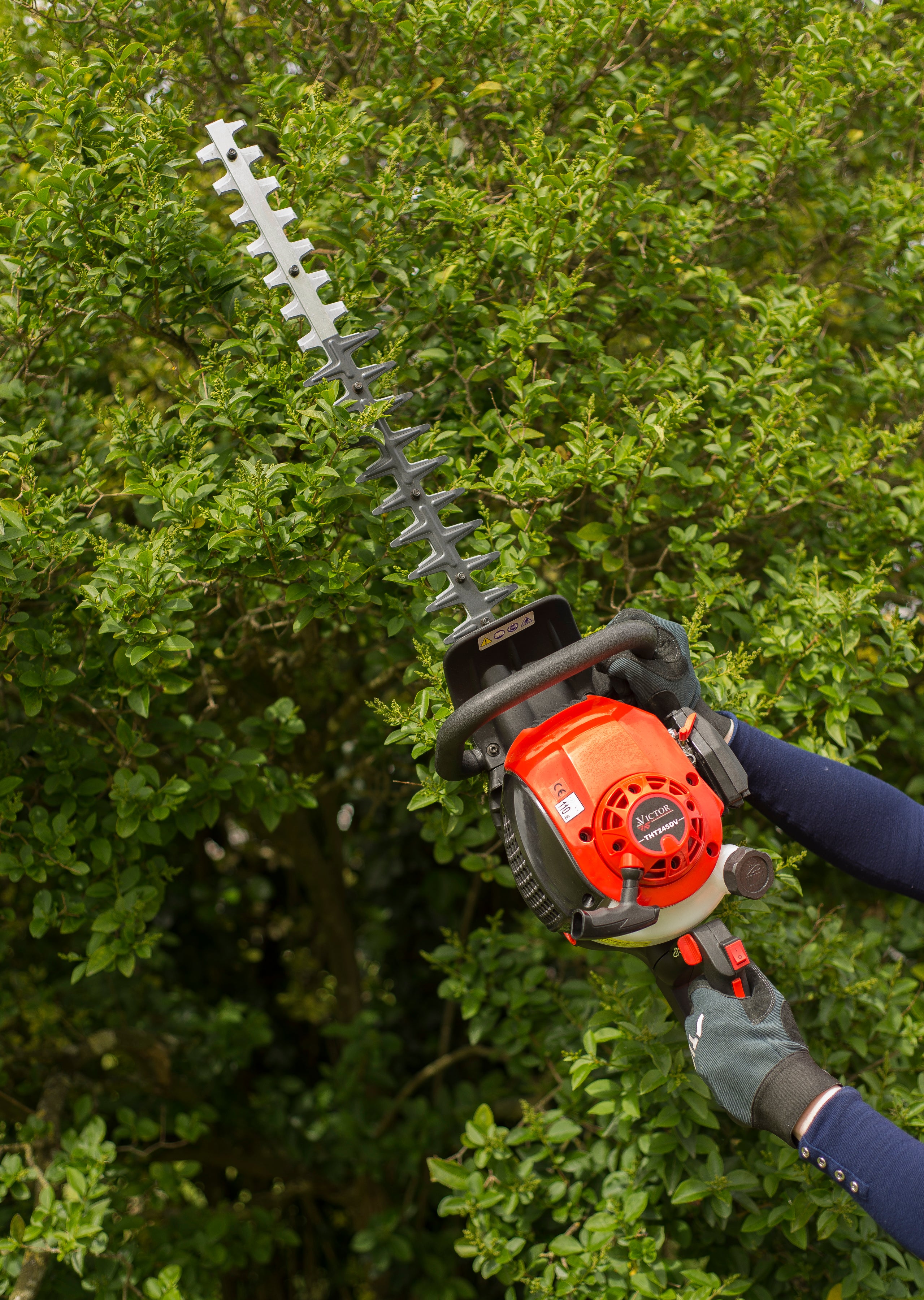 Victor 24" Double Sided Hedge trimmer - Image 3